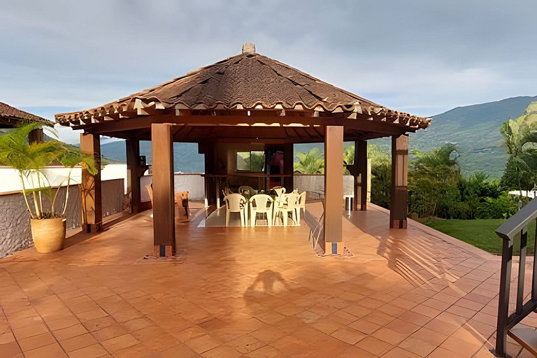 Finca con piscina y cancha en Copacabana Antioquia