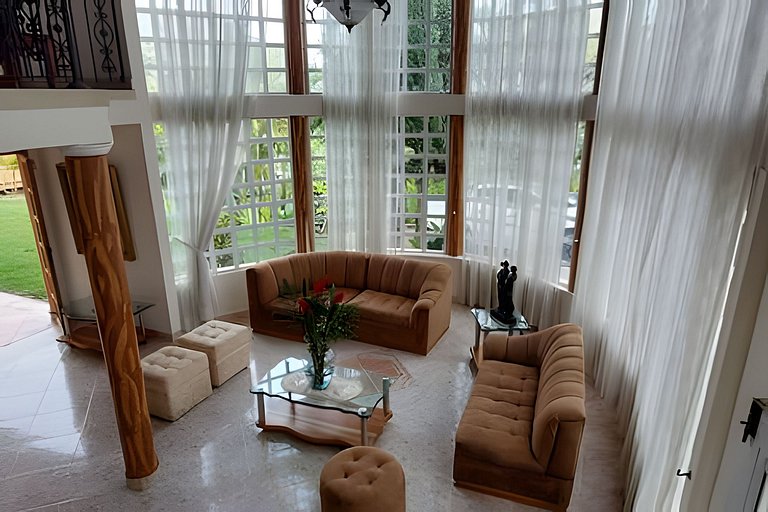 Finca con piscina y cancha en Copacabana Antioquia