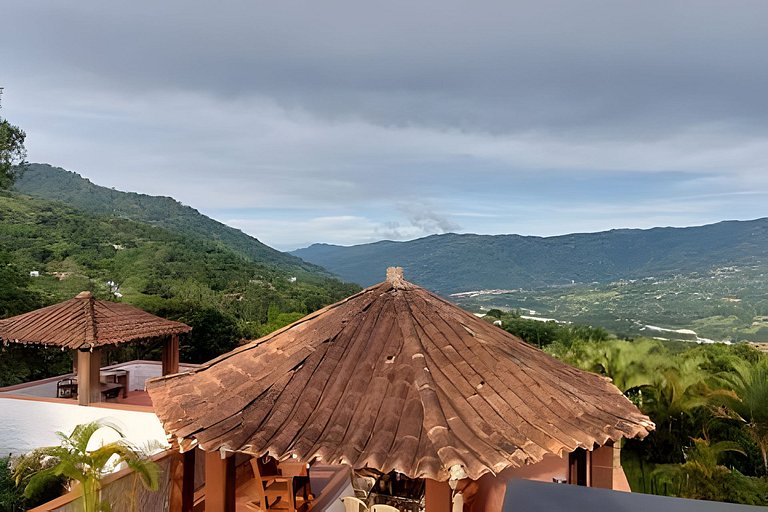 Finca con piscina y cancha en Copacabana Antioquia