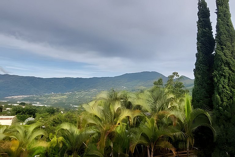 Finca con piscina y cancha en Copacabana Antioquia