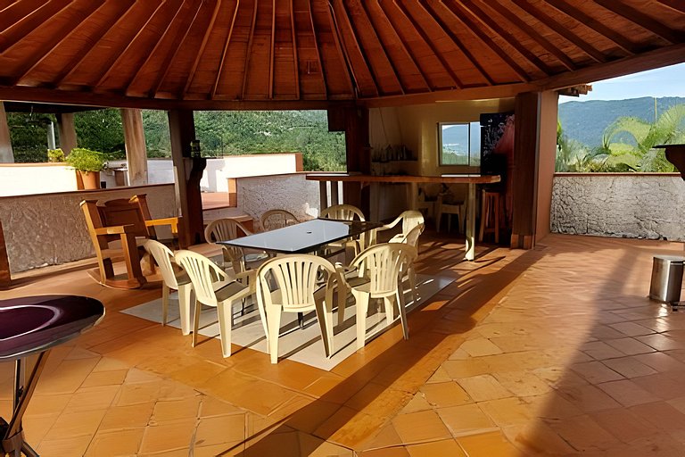 Finca con piscina y cancha en Copacabana Antioquia