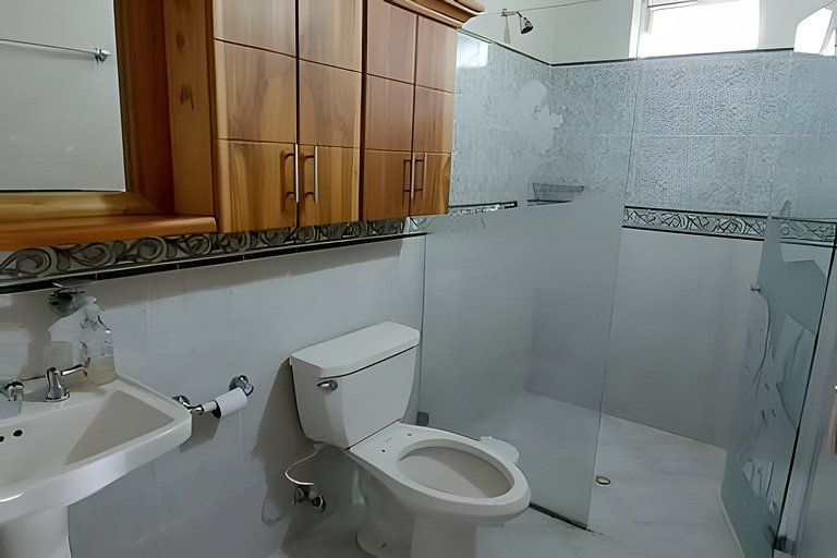 Finca con piscina y cancha en Copacabana Antioquia