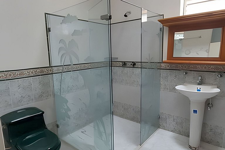 Finca con piscina y cancha en Copacabana Antioquia