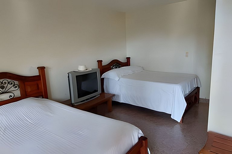 Finca con piscina y cancha en Copacabana Antioquia