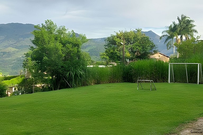Finca con piscina y cancha en Copacabana Antioquia