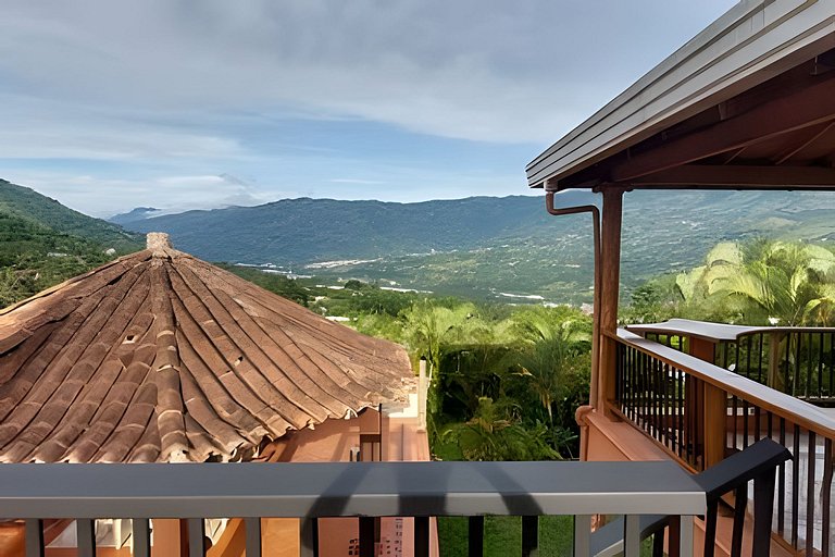 Finca con piscina y cancha en Copacabana Antioquia