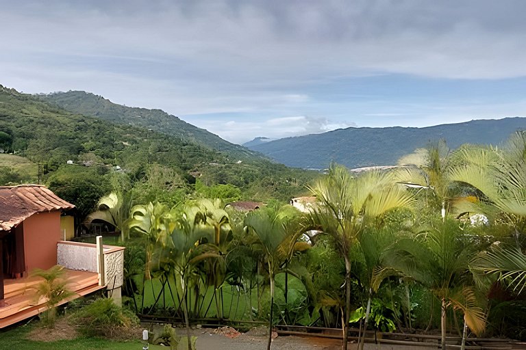 Finca con piscina y cancha en Copacabana Antioquia