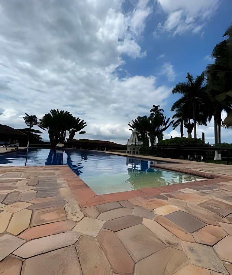 Villa con piscina cerca al parque del Café Quindio