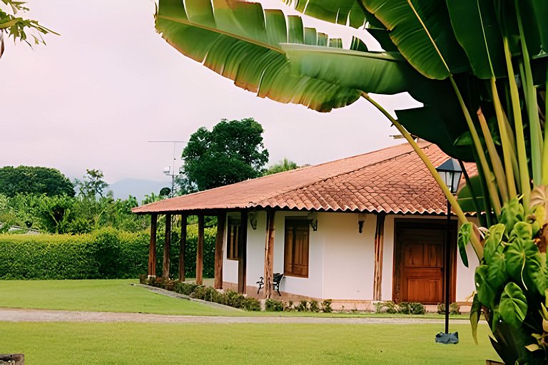 Villa con piscina cerca al parque del Café Quindio