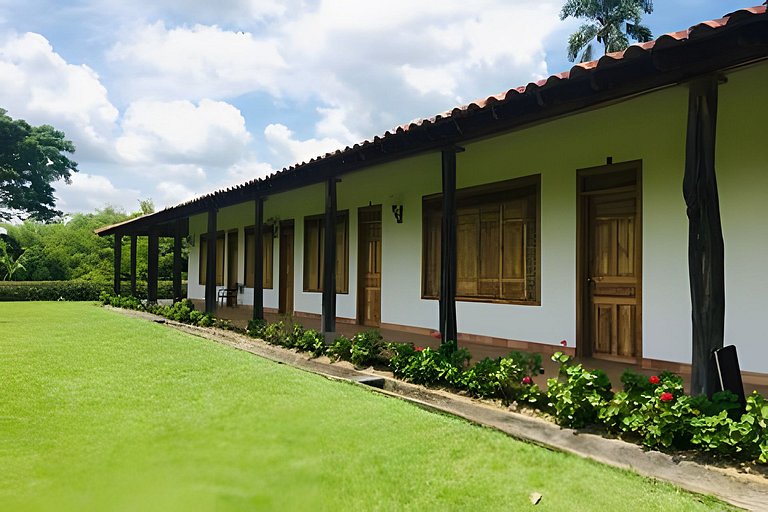 Villa con piscina cerca al parque del Café Quindio