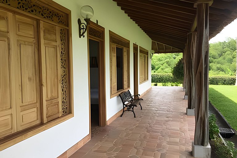 Villa con piscina cerca al parque del Café Quindio