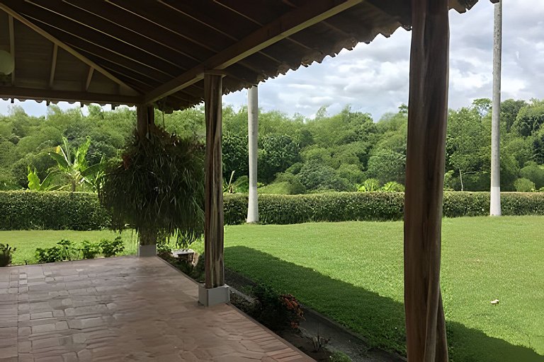 Villa con piscina cerca al parque del Café Quindio