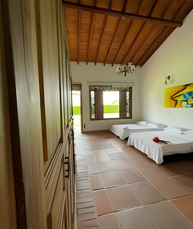 Villa con piscina cerca al parque del Café Quindio