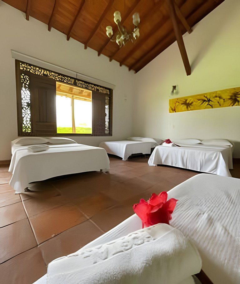 Villa con piscina cerca al parque del Café Quindio