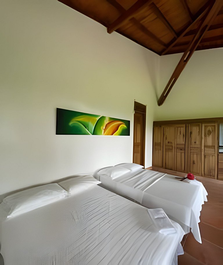 Villa con piscina cerca al parque del Café Quindio