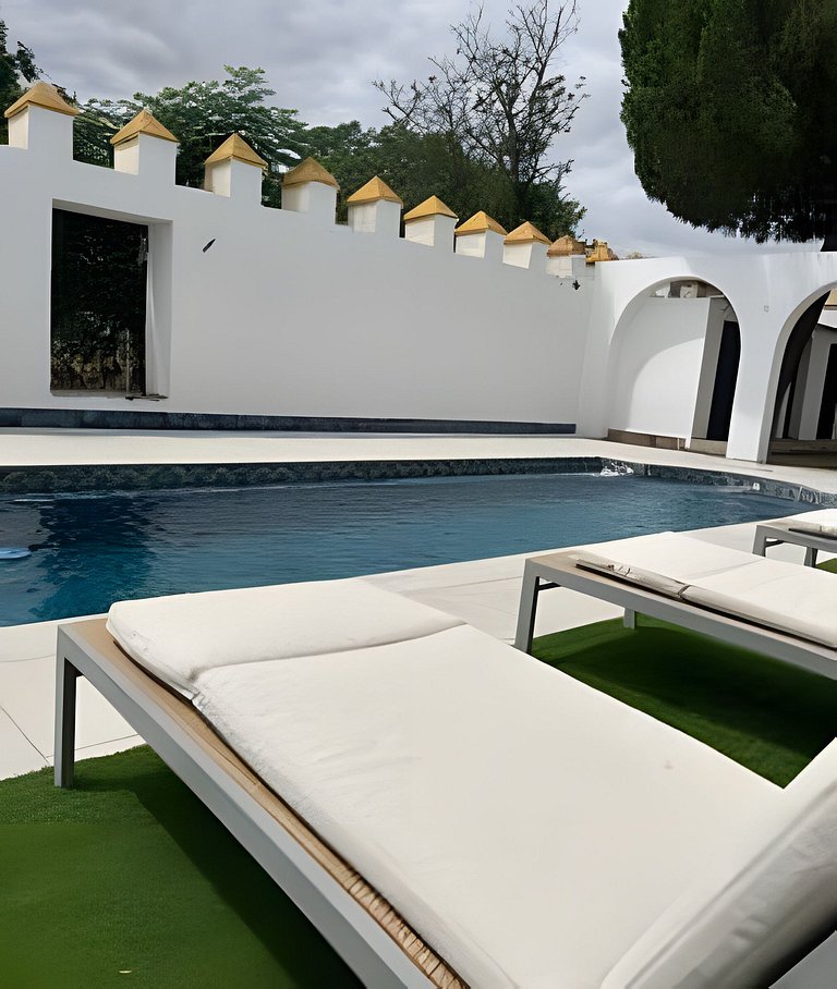 Casa campestre con piscina en Cortijo las cruces.