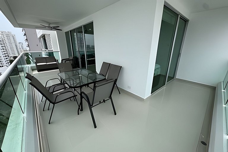 Apartamento en Cartagena frente al mar con piscina