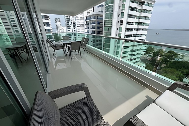 Apartamento en Cartagena frente al mar con piscina