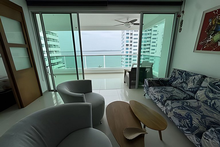 Apartamento en Cartagena frente al mar con piscina