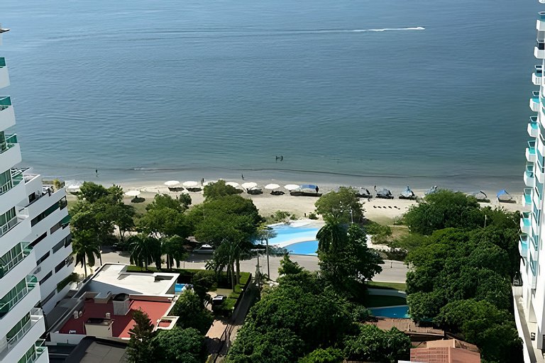 Apartamento en Cartagena frente al mar con piscina
