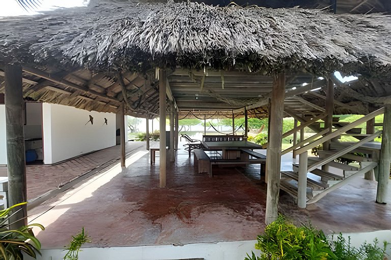 Cabaña ecológica frente al mar en isla fuerte