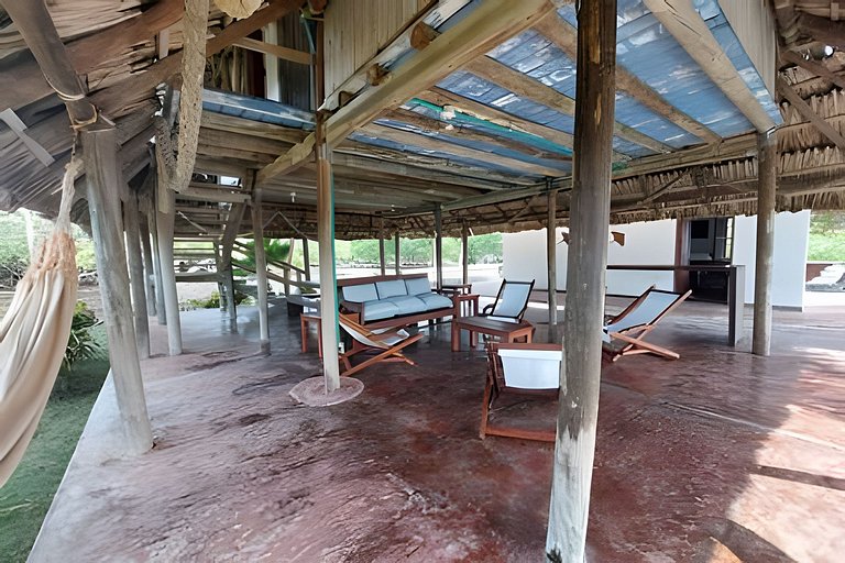 Cabaña ecológica frente al mar en isla fuerte