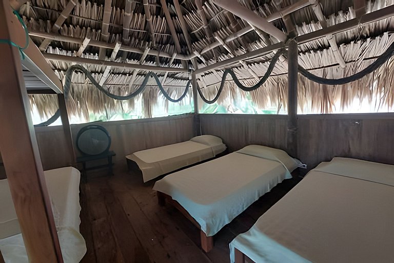 Cabaña ecológica frente al mar en isla fuerte