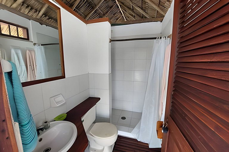 Cabaña ecológica frente al mar en isla fuerte