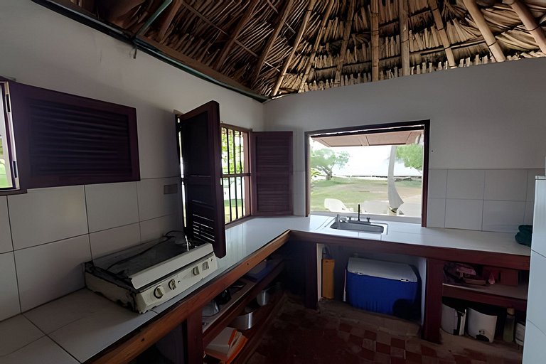 Cabaña ecológica frente al mar en isla fuerte