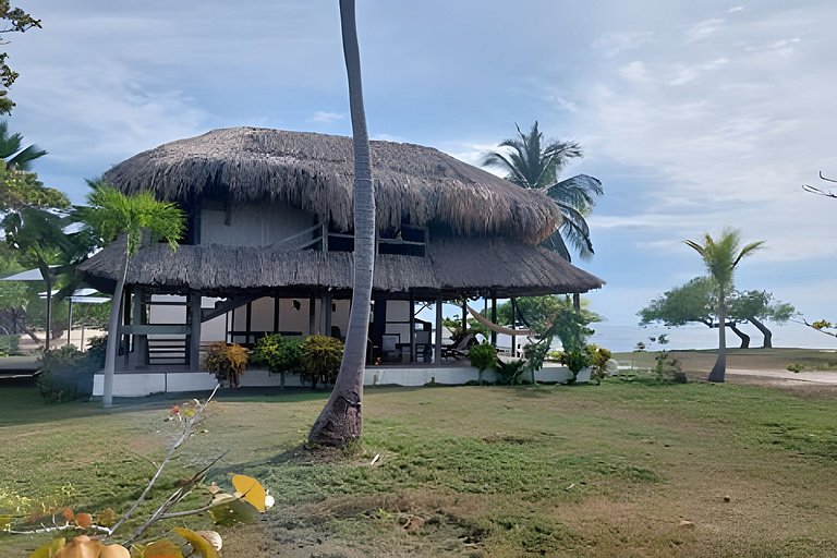 Cabaña ecológica frente al mar en isla fuerte