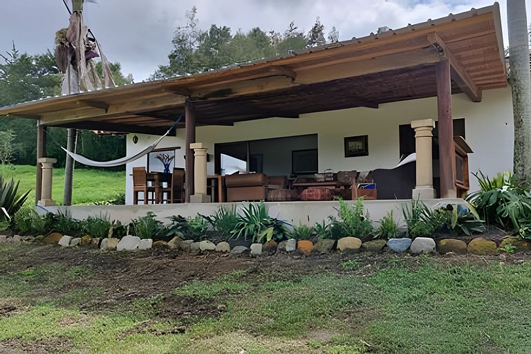 Chalet campestre cerca a Llanogrande