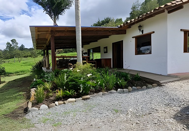 Chalet campestre cerca a Llanogrande