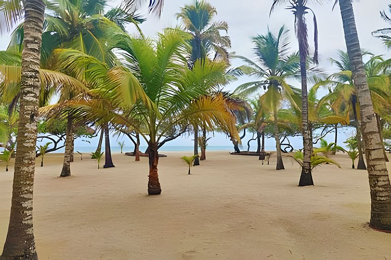 Villa independiente con playa privada en el Calao