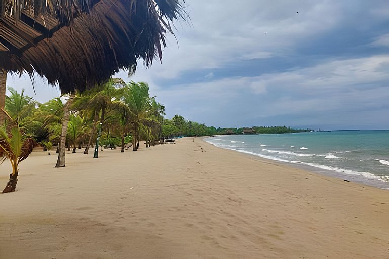 Villa independiente con playa privada en el Calao