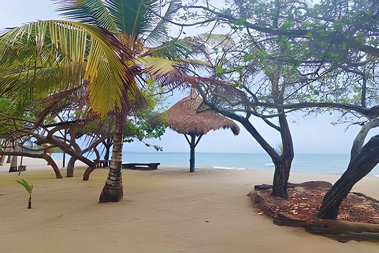 Villa independiente con playa privada en el Calao