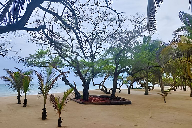 Villa independiente con playa privada en el Calao