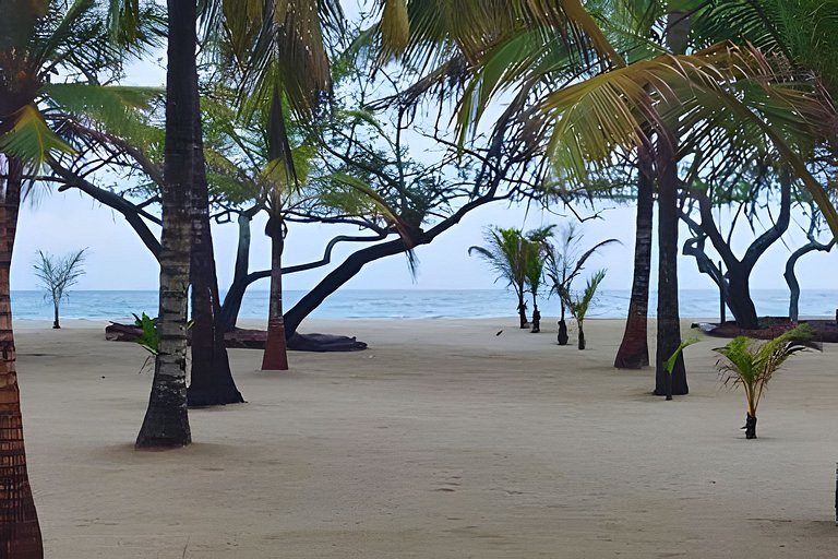 Villa independiente con playa privada en el Calao