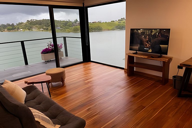 Villa frente a la represa vista a piedra del peñol