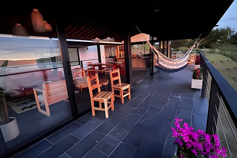 Villa frente a la represa vista a piedra del peñol