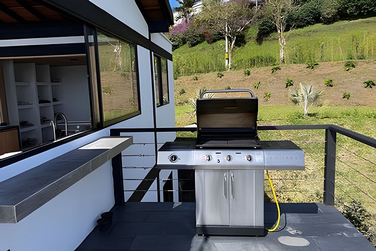 Villa frente a la represa vista a piedra del peñol