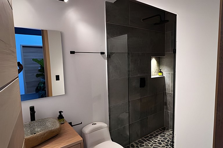 Villa frente a la represa vista a piedra del peñol