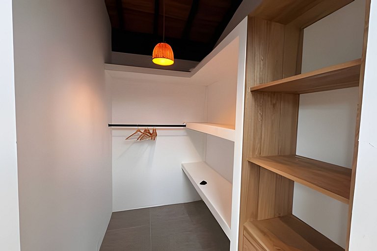 Villa frente a la represa vista a piedra del peñol