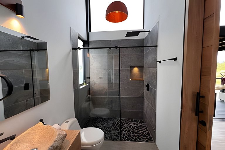 Villa frente a la represa vista a piedra del peñol