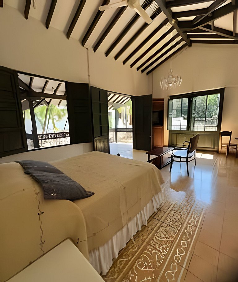 Casa en Cauca Viejo con piscina, jacuzzi y turco