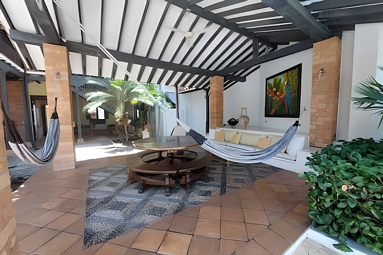 Casa en Cauca Viejo con piscina, jacuzzi y turco