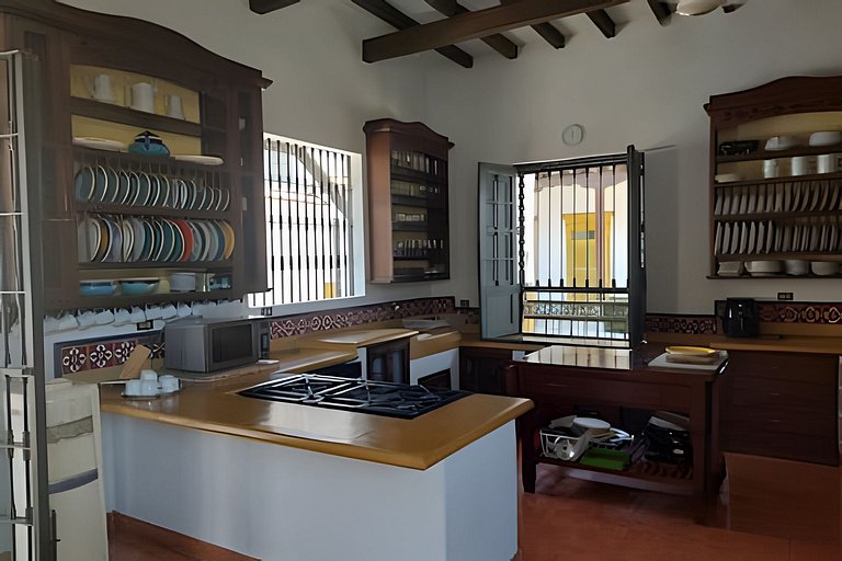 Casa en Cauca Viejo con piscina, jacuzzi y turco