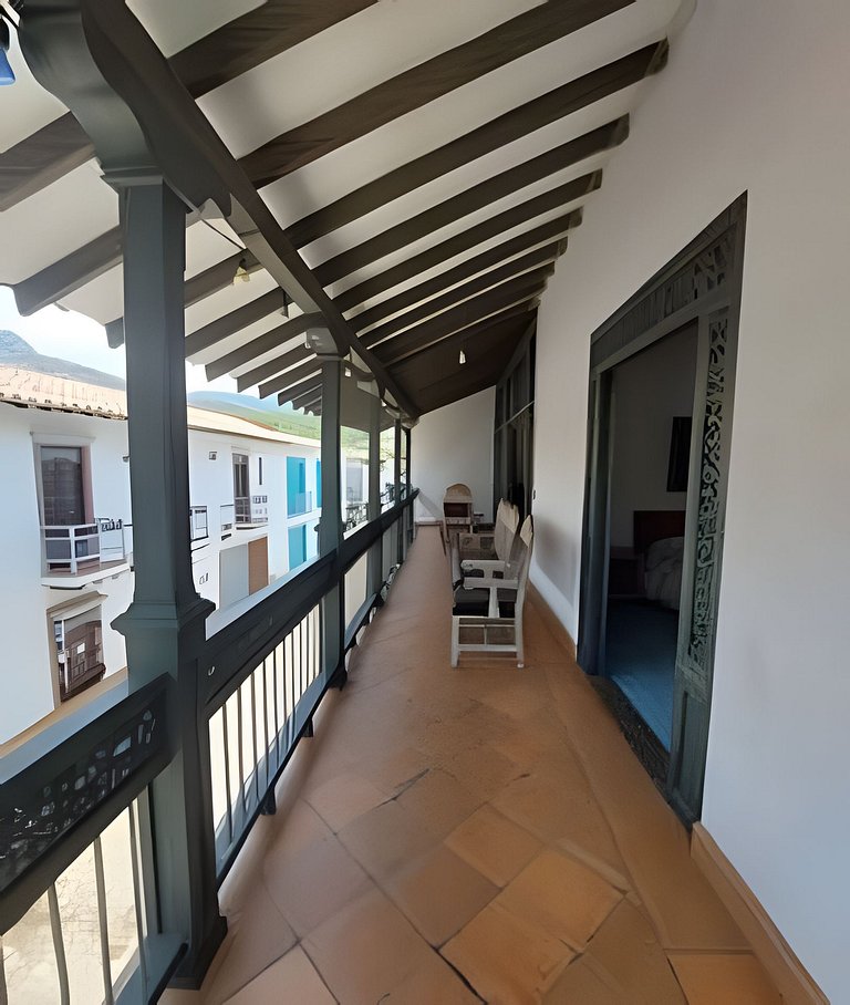 Casa en Cauca Viejo con piscina, jacuzzi y turco