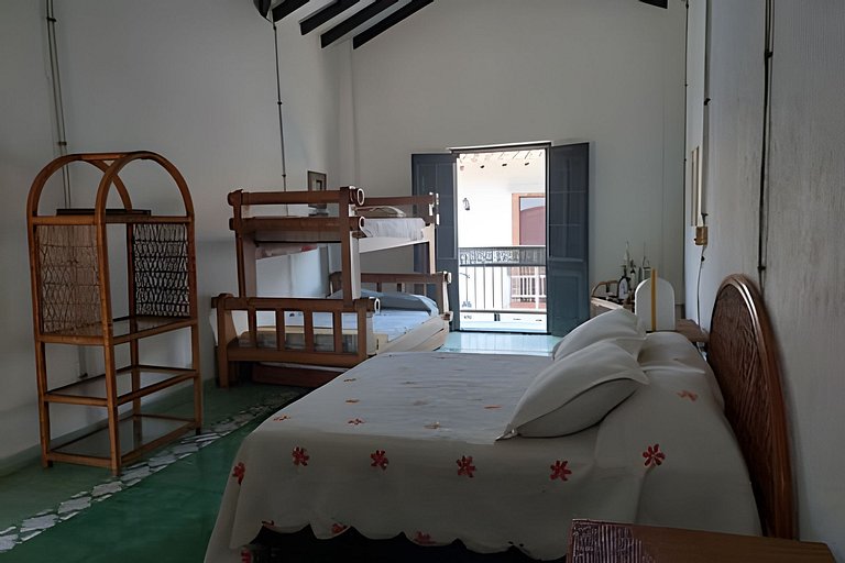 Casa en Cauca Viejo con piscina, jacuzzi y turco