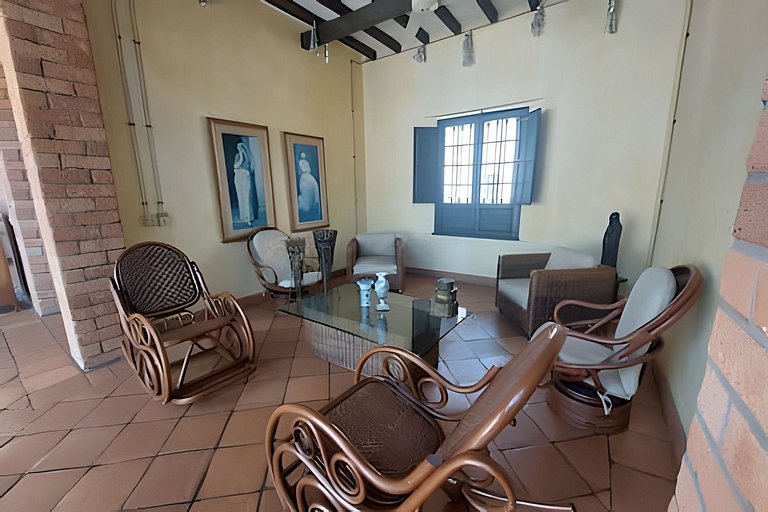 Casa en Cauca Viejo con piscina, jacuzzi y turco