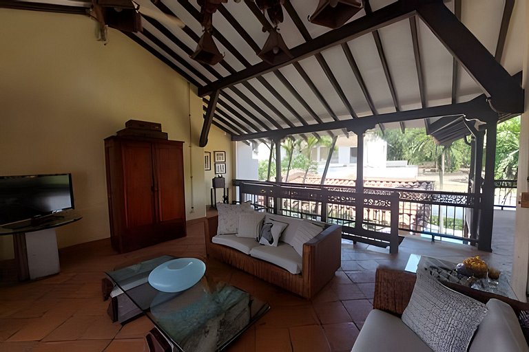 Casa en Cauca Viejo con piscina, jacuzzi y turco